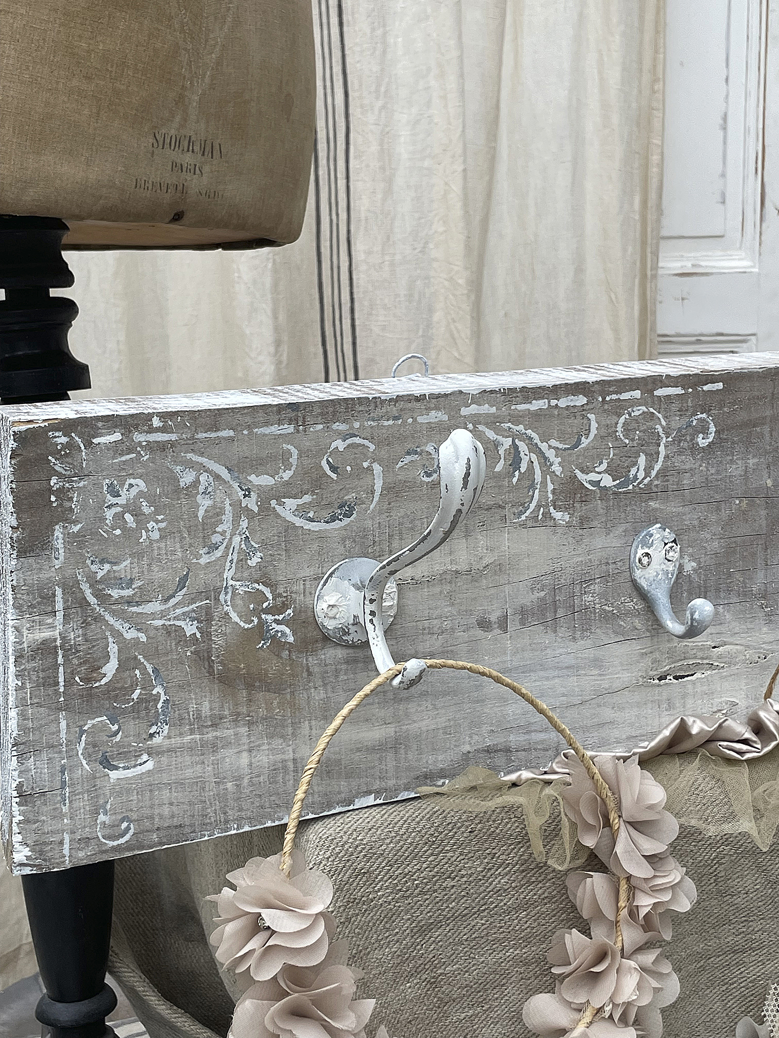 Individuelle Shabby Hänge-Garderobe mit viel Charme***