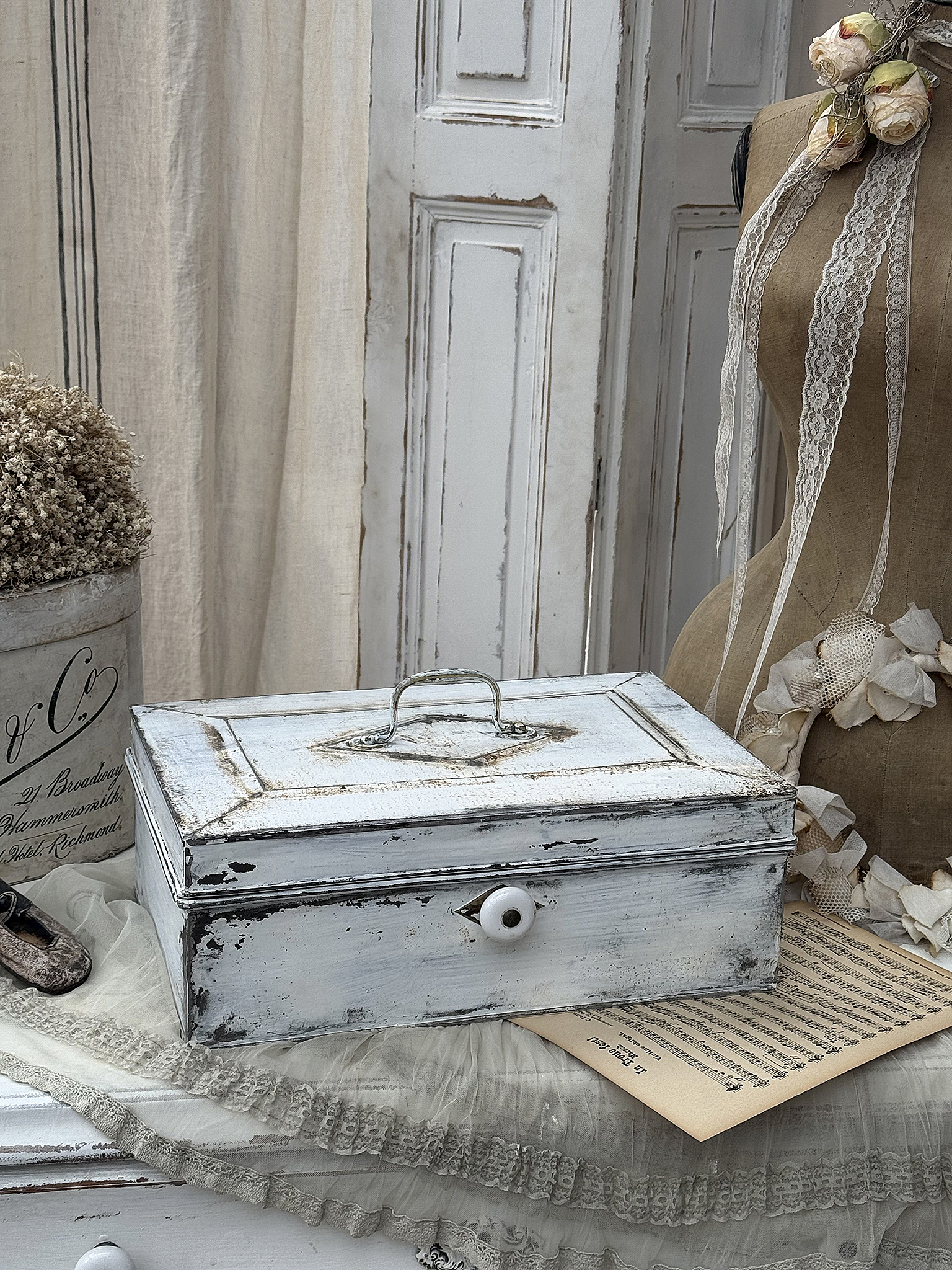 Reizende antike Shabby-Kassette***