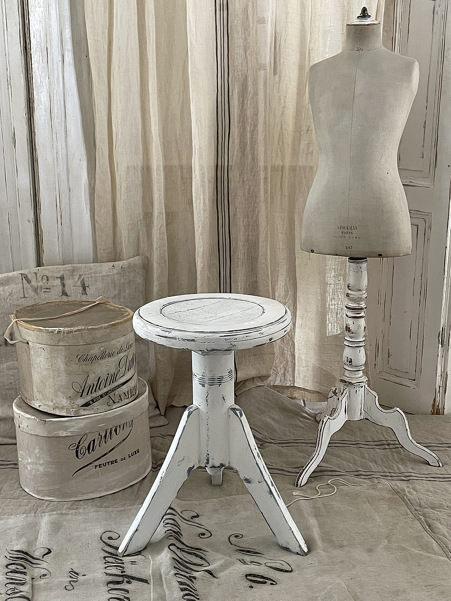 Alter wertiger Klavierhocker "Shabby-Chic***