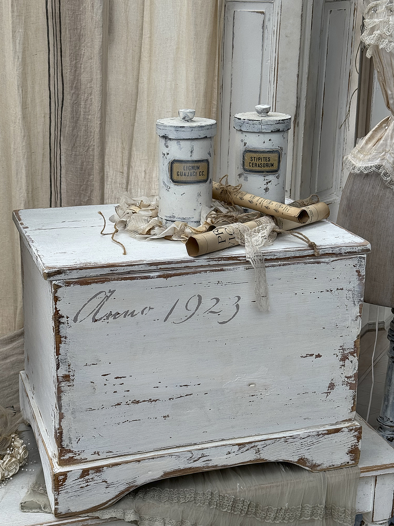 Alte Klapptruhe/Sitztruhe "shabby chic" ***