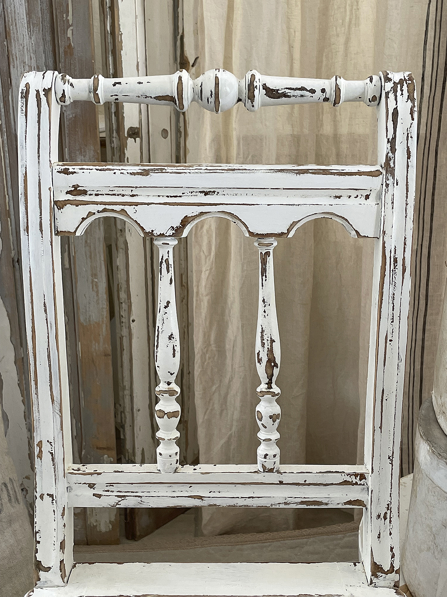 Antiker Stuhl Shabby-pur***