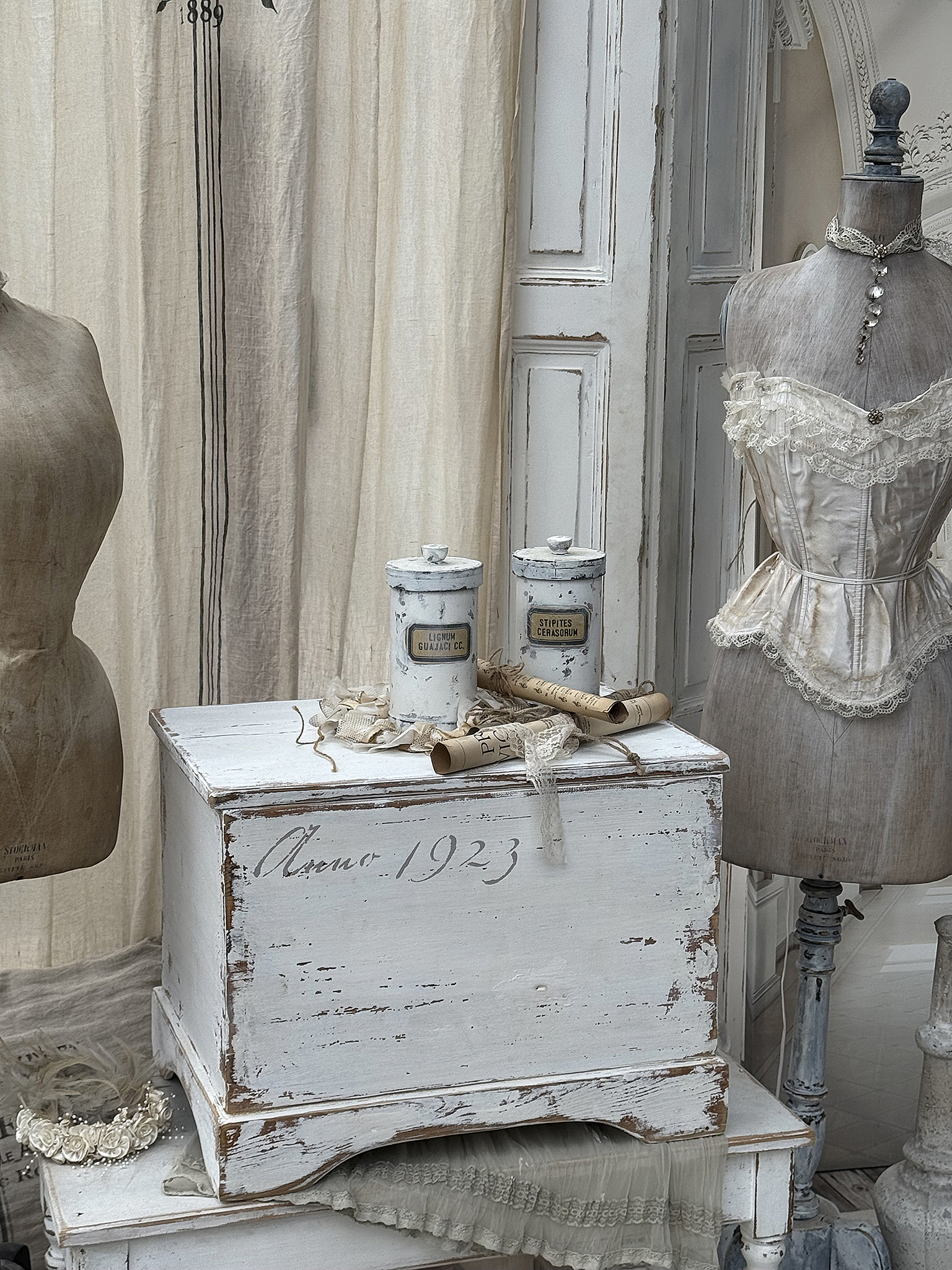 Alte Klapptruhe/Sitztruhe "shabby chic" ***