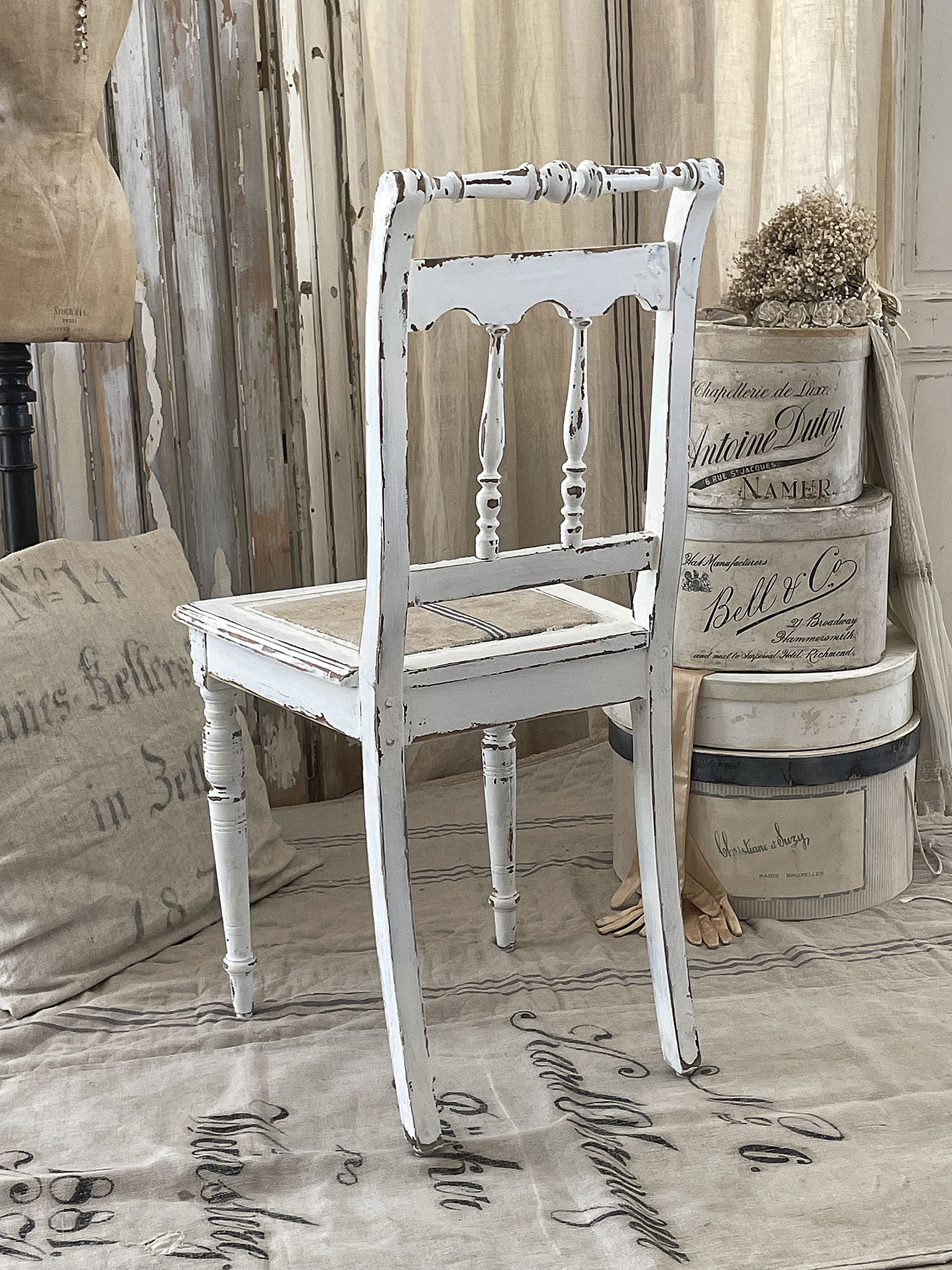 Antiker Stuhl Shabby-pur***