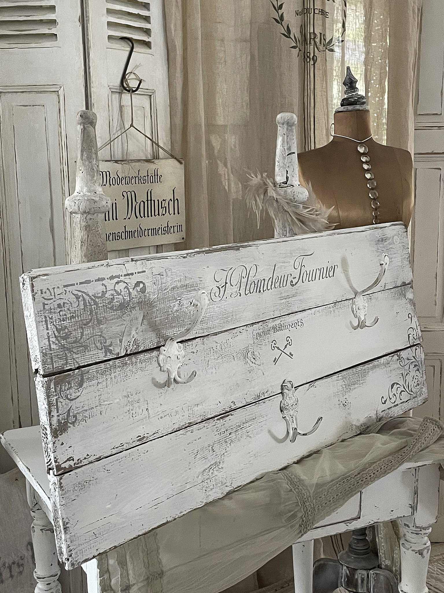 Individuelle Shabby Hänge-Garderobe mit viel Charme***