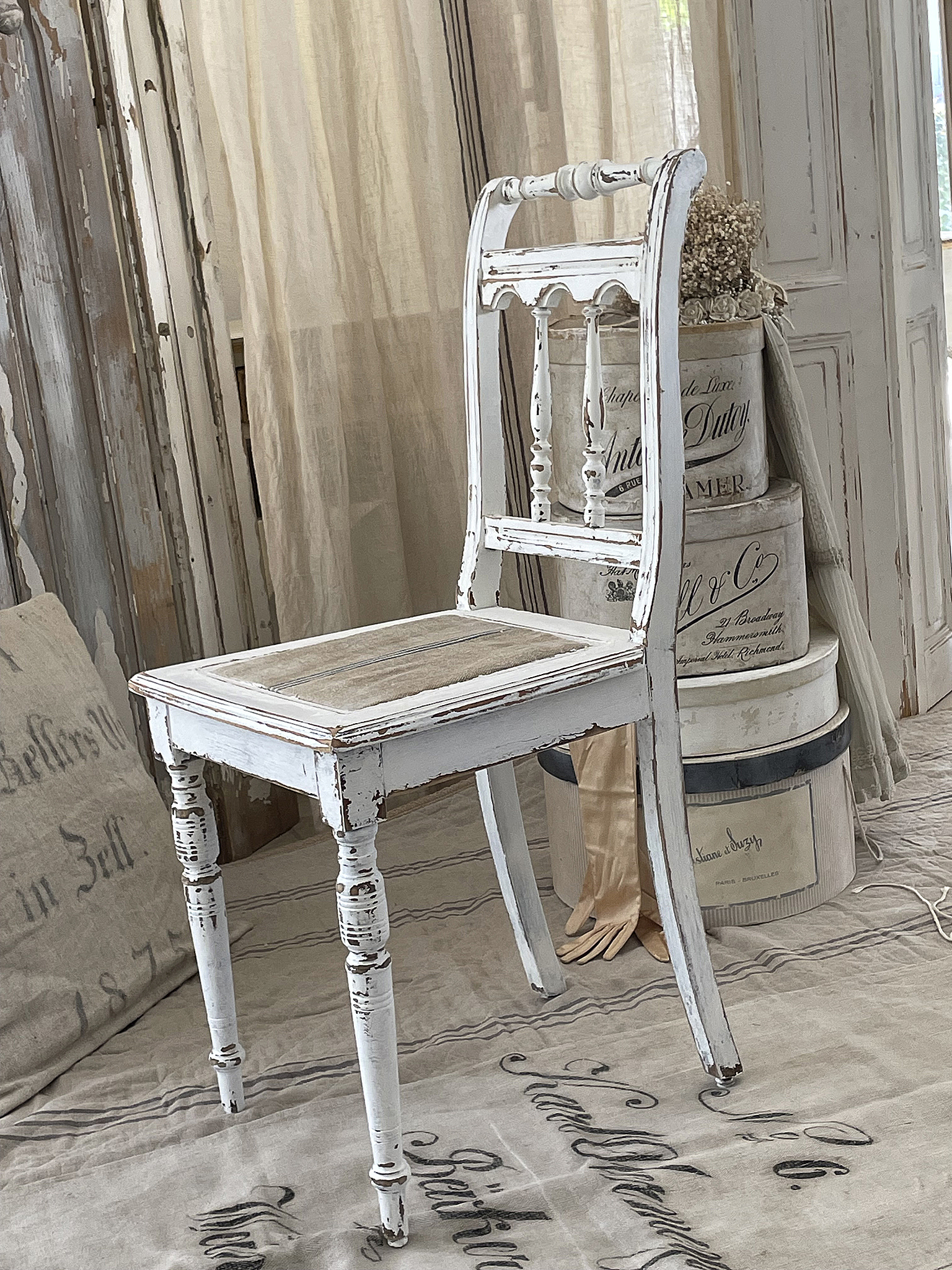 Antiker Stuhl Shabby-pur***