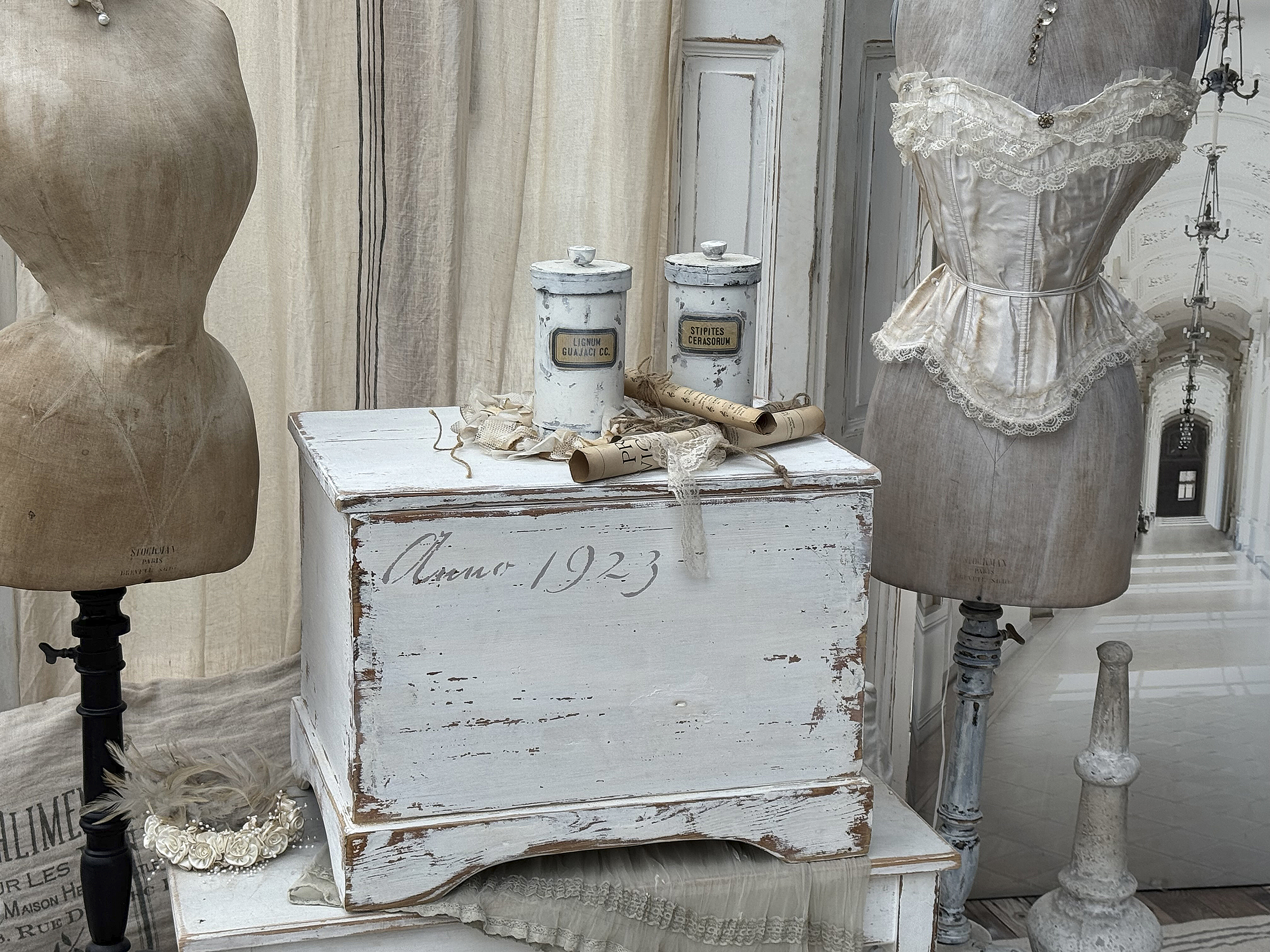 Alte Klapptruhe/Sitztruhe "shabby chic" ***