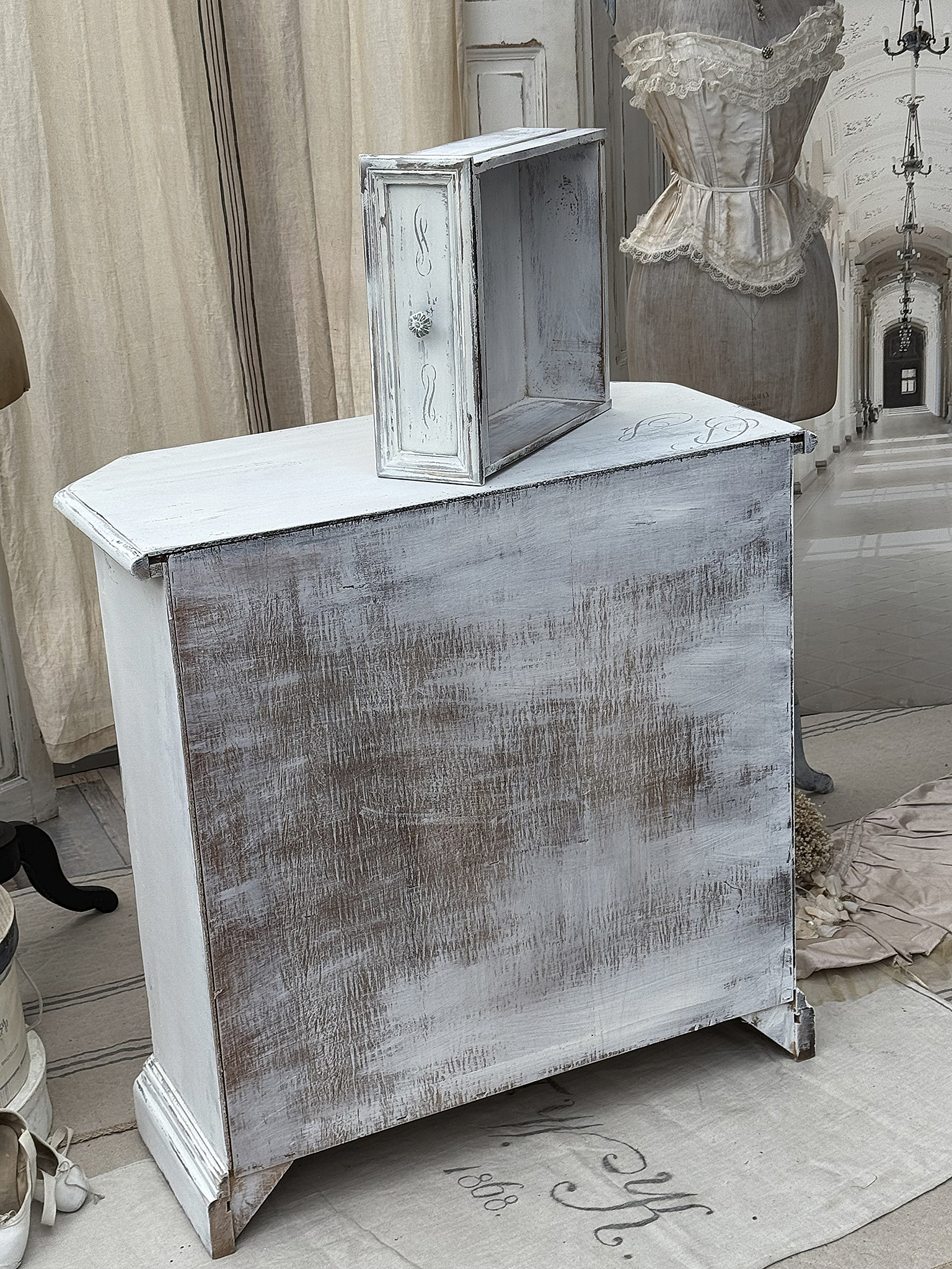 Alter Beistellschrank Shabby-pur