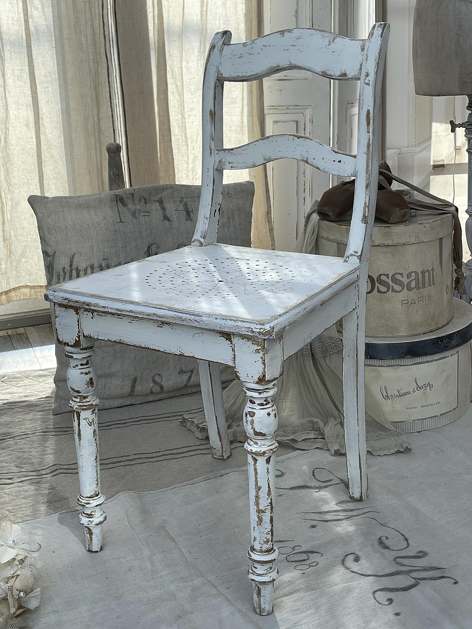 Antiker Stuhl Shabby-pur***