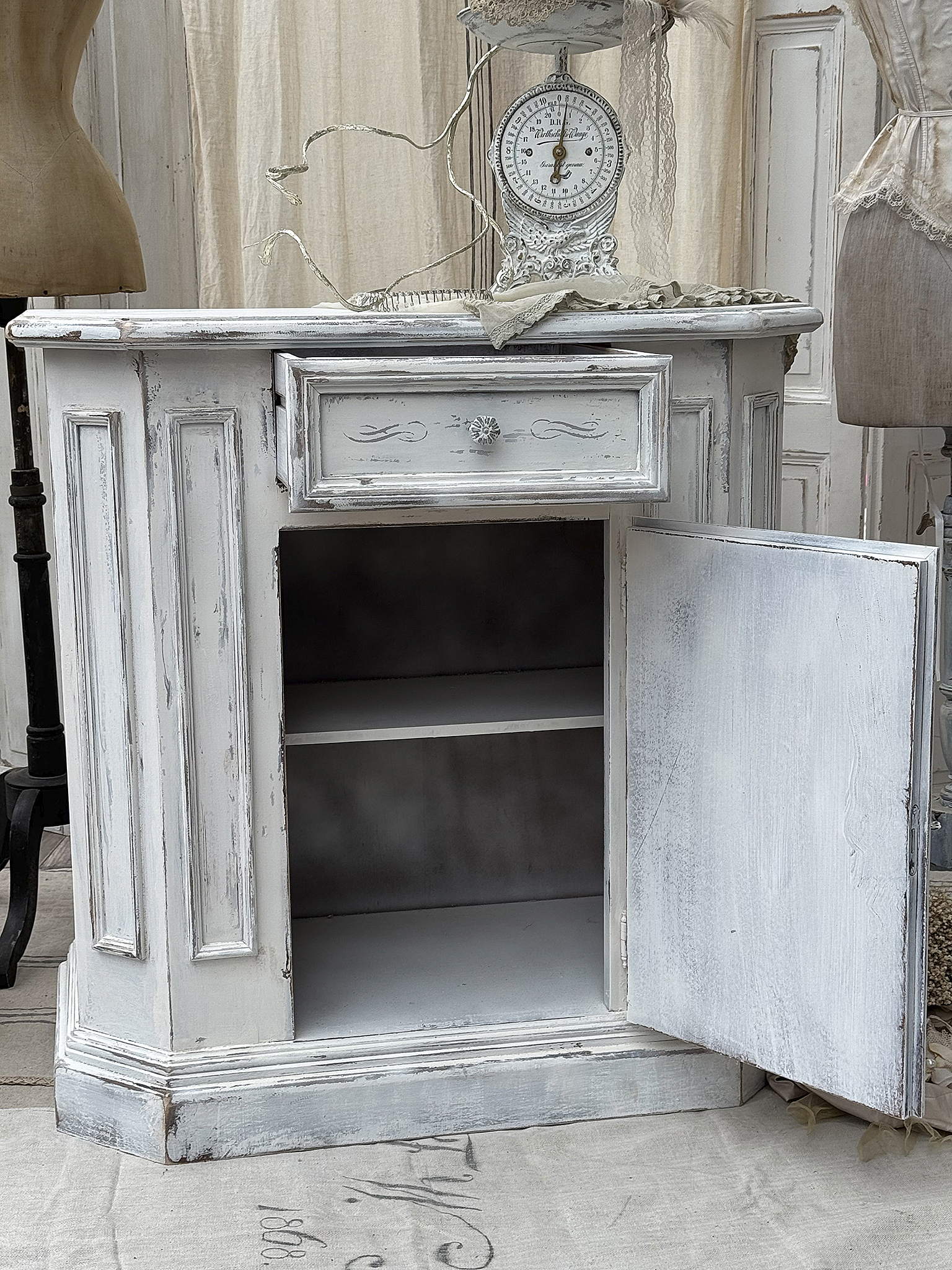 Alter Beistellschrank Shabby-pur