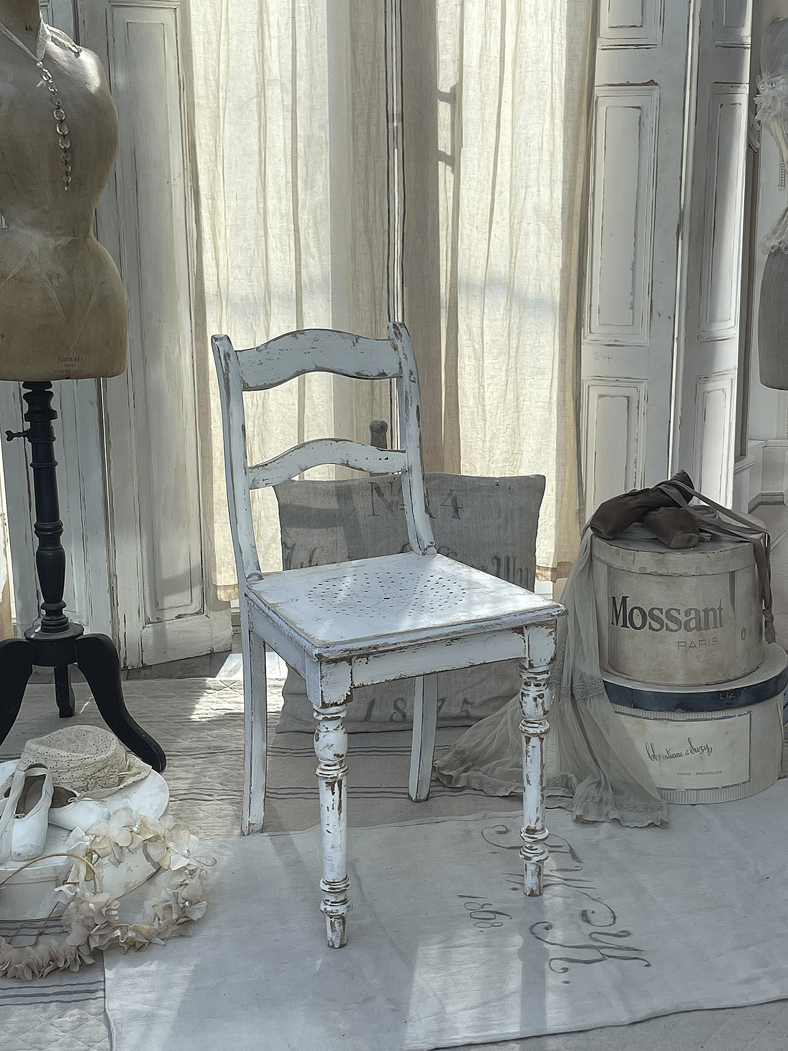 Antiker Stuhl Shabby-pur***