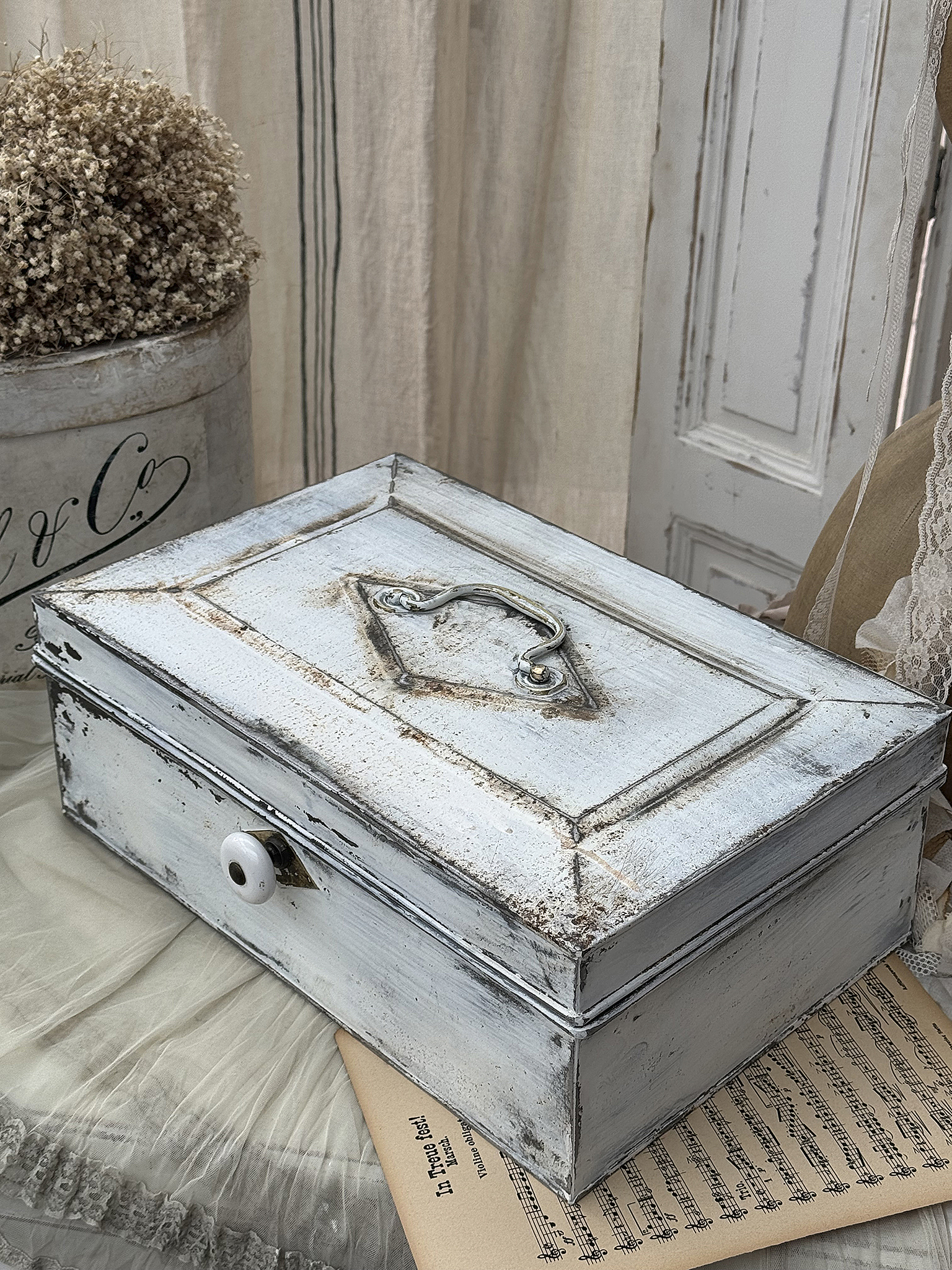 Reizende antike Shabby-Kassette***