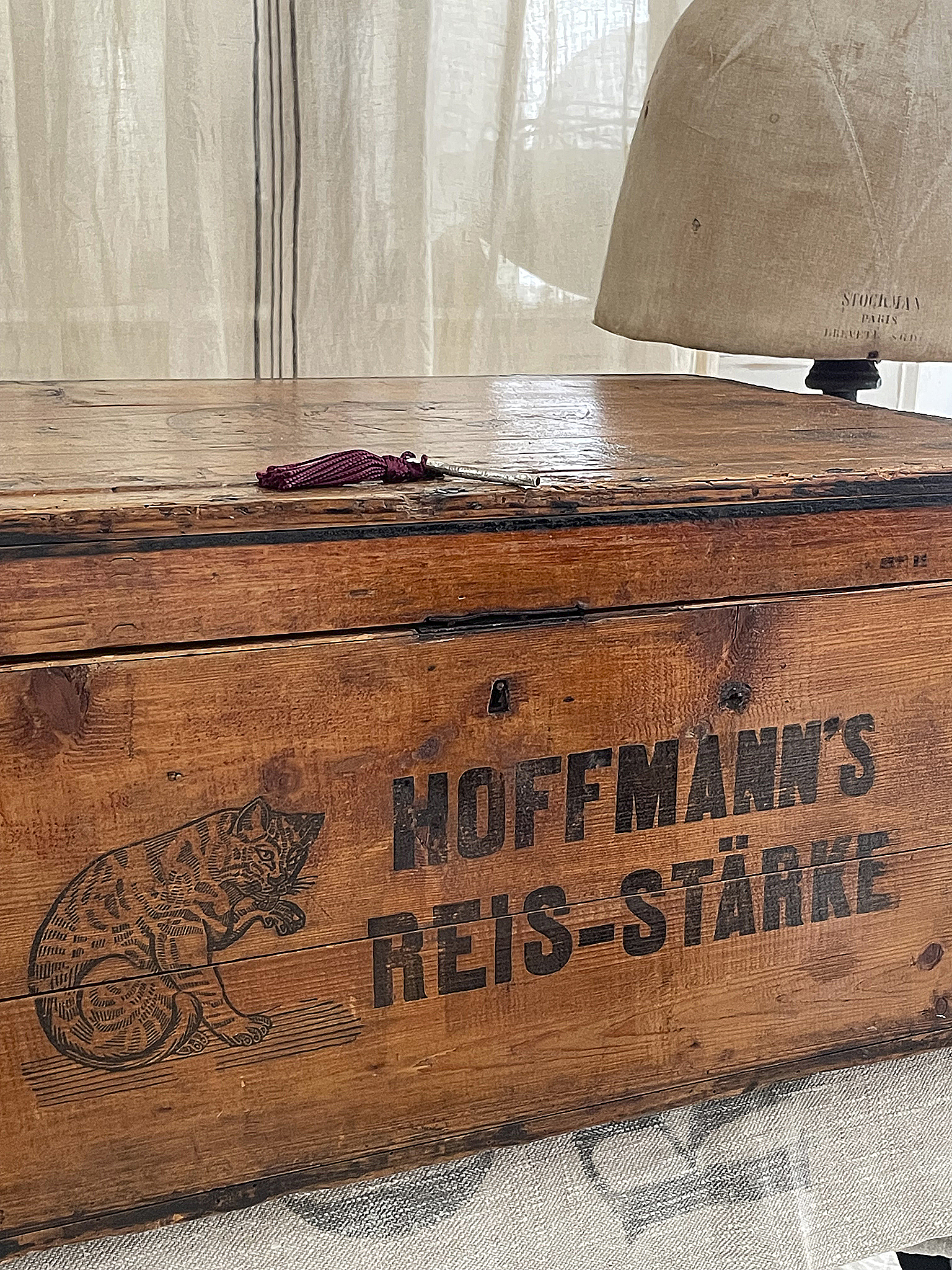 Alte Hoffmann’s  Holztruhe***