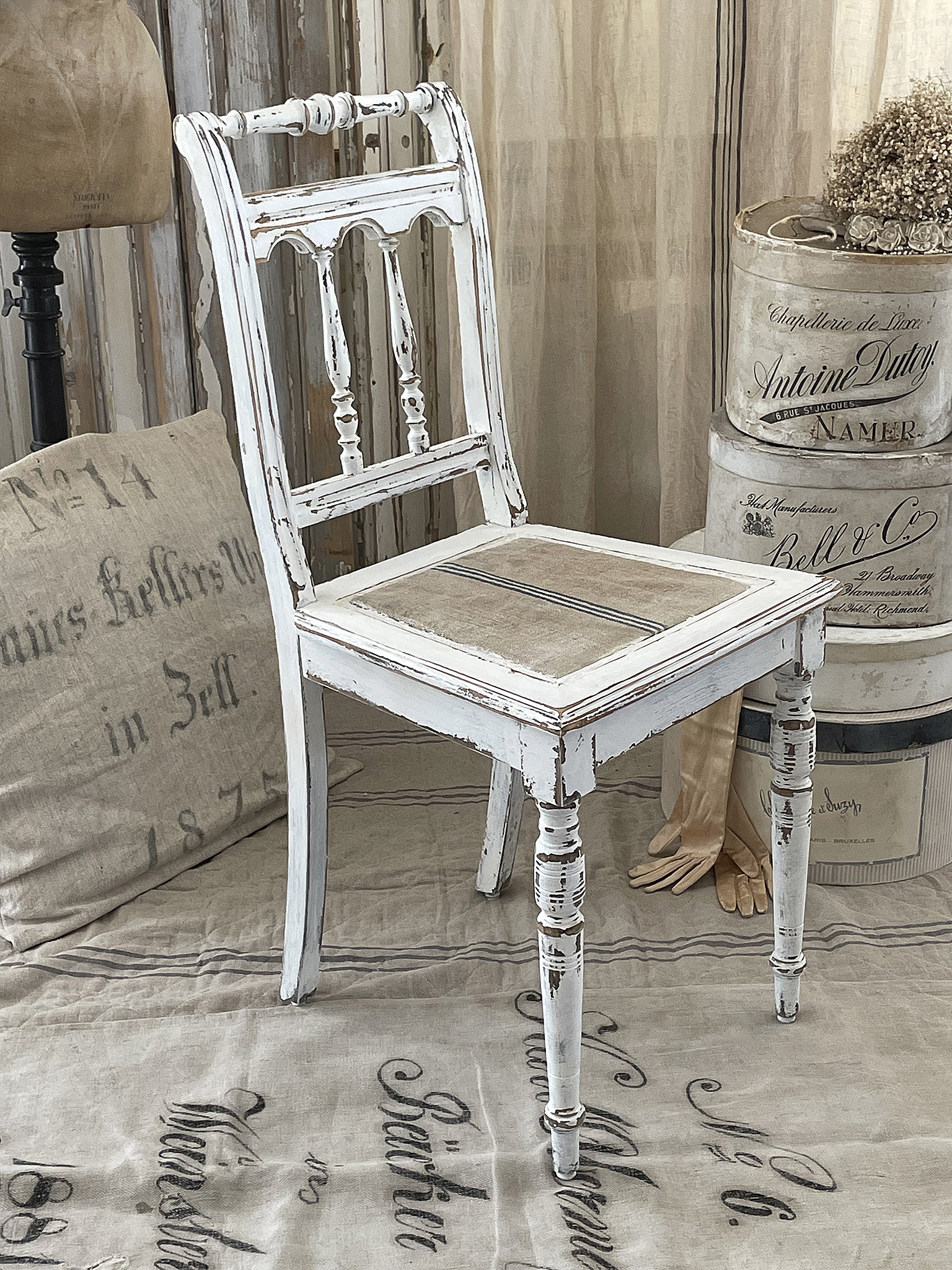 Antiker Stuhl Shabby-pur***